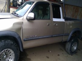 2002 TOYOTA TUNDRA, GOLD, SR5 MODEL, 4.7L, AT, 2WD.  Z25253
